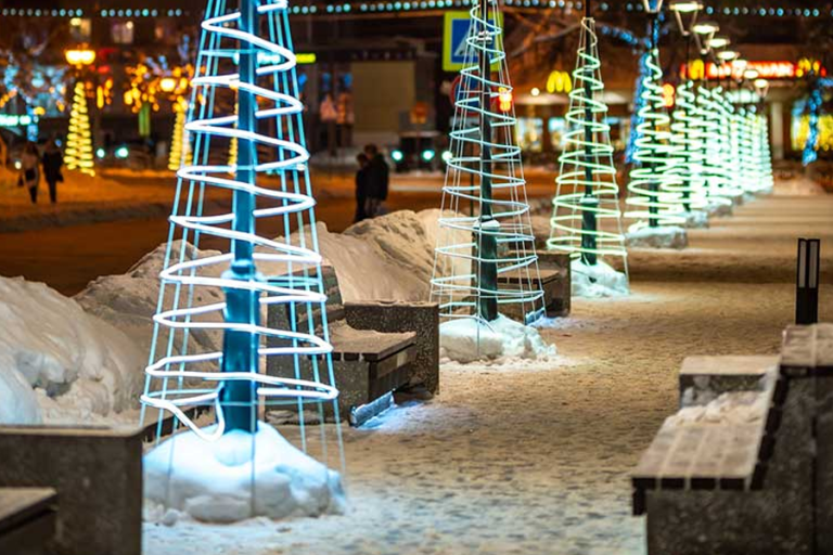 The Benefits of Custom Holiday Lighting Designs